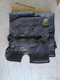 Kryt motora Peugeot 406 2.0hdi - 2