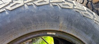 Predam pneumatiky 235/75/15 - 2
