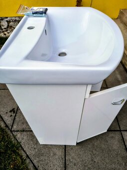 Umývadlo so skrinkou - 2