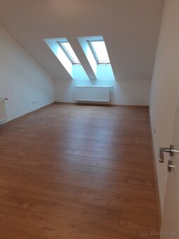 2-izbový byt na námestí - 2