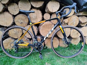 Predám cestný bicykel FELT VR 50 veľkosť rámu 56 - 2