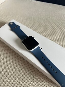 Apple Watch SE 40mm v záruke do 23.12.2026 - 2