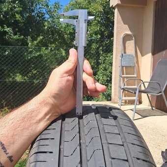 235/50 r19 99V - 2