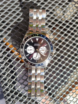 Guess W1107G1 strieborné - 2
