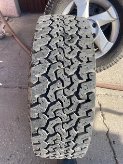 Predam gumy 215/65r16 zimne - 2