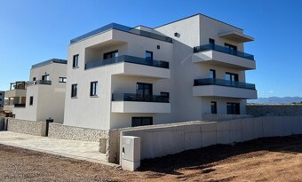 3-izboý apartmán v novostavbe s výhľadom na more /Chorvátsko - 2