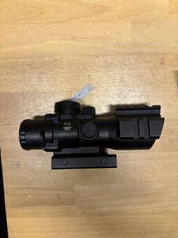 Puškohľad Rhino 4X32 Theta Optics Čierny - 2