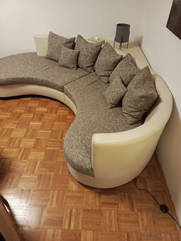Predám dizajnovú sedačku do polkruhu v TOP stave - 2