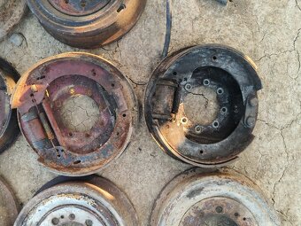 Brzdy ARO m461 240 - 2