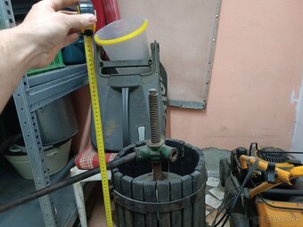 Lis na hrozno preš - 2