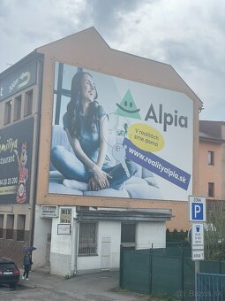 Ponúkame na prenájom exkluzívnu reklamnú plochu pri hlavnej - 2