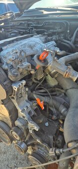 Predám motor audi a6c6 2.0tdi 100kw - 2