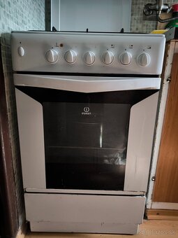 Sporák Indesit K3G10 - 2