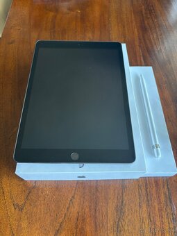 Ipad 8th GENERATION Wi-Fi, 128GB - 2