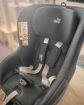 Britax Römer Dualfix M Plus Space Black - 360°, bezpečná - 2