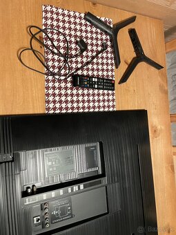 SAMSUNG Smart LED TV 50" UE50RU7172UXXH - 2