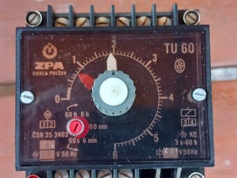 Predám časové relátka, pomocné relé a optoelektr.snímač - 2