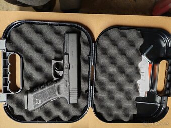 Glock 17 .CO2 vzduchová pištoľ . - 2