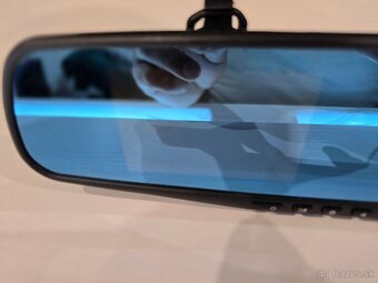 Kamera v zrkadle 20e - 2