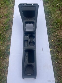 VW Tiguan stredový tunel - 2