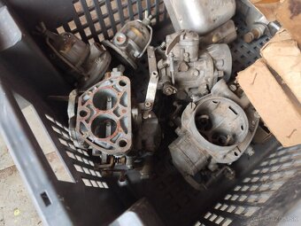 Karburátory , regulator napätia, ventily a iné - 2