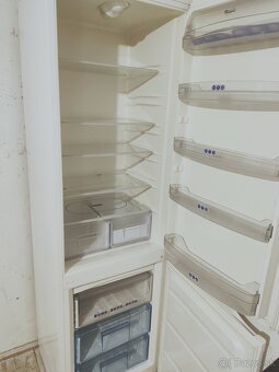 Predám chladničku Whirlpool 200cm - 2