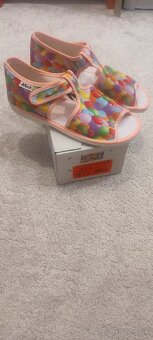 Papuce Manik 33- NOVE - 2