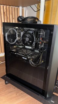 Gamebox+monitor + podstavec - 2