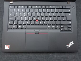 Lenovo thinkpad a475 , 4-jadrový procesor AMD ,8gb ram ,HDMI - 2