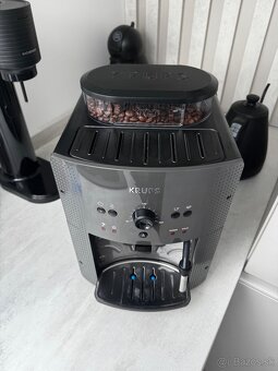 Automatický kávovar Krups Essential EA810B70 - 2