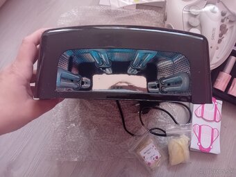 Predam UV lampu a sadu na úpravu nechtov - 2
