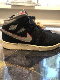 Jordan 1 Mid - 2