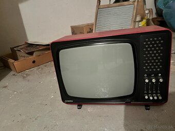 Retro televízor - 2