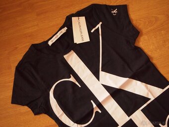 Calvin Klein dámske tmavomodré tričko - 2