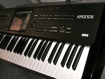 Korg Kronos 61 s príslušenstvom - 2