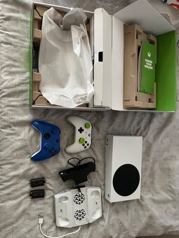 Xbox series S + prislušenstvo - 2