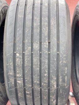 445/45 R19.5 PIRELLY ST:01 - 2