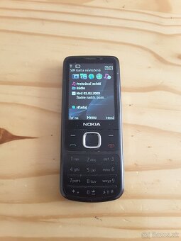 Predám Prémiový mobil Nokia 6700 classic black - 2
