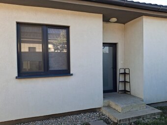 Predám bungalov 130 m2, pozemok 504 m2, obec Hviezdoslavov - 2