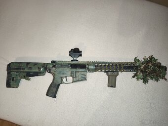 Predám airsoft M4 AEG (camo) - 2