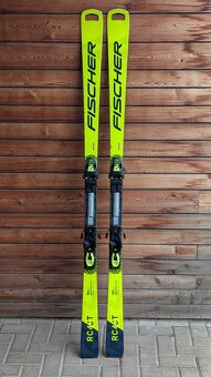 Špičkové carvingové lyže Fischer RC4 WC CT, 180cm, 2022 - 2