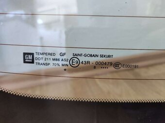 Zadné sklo Opel Corsa E - 2