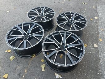 Audi ALU disky R22 10J, 5x112, AUDI Sport Q7,Q8,RS6,RS7 - 2