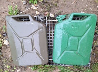 Plechovy kanister 20L - 2