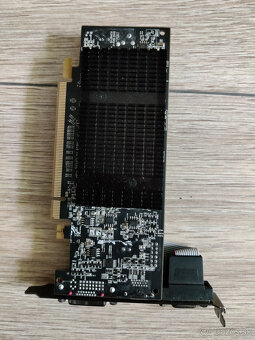 Grafická karta Radeon HD5450 - 2