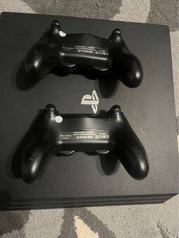 PlayStation 4 Pro - 2