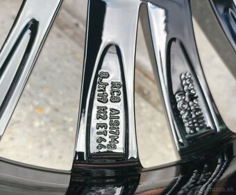 Nove Trinity r19 superb skoda - 2