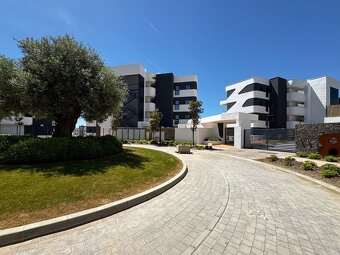 Slnečný apartmán v novej štvrti Higeuron West na predaj - 2