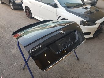 Predám piate (kufrové) dvere Superb 2 predFacelift Combi - 2