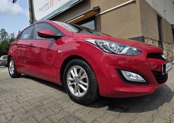 Hyundai i30 1.6-1.MAJITEL-NÍZKÉ KM - 2